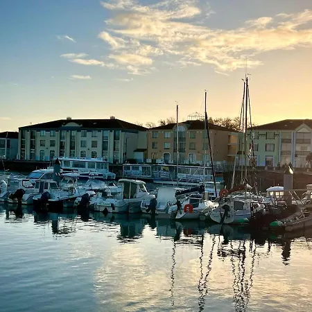 Les Marinas Apartment